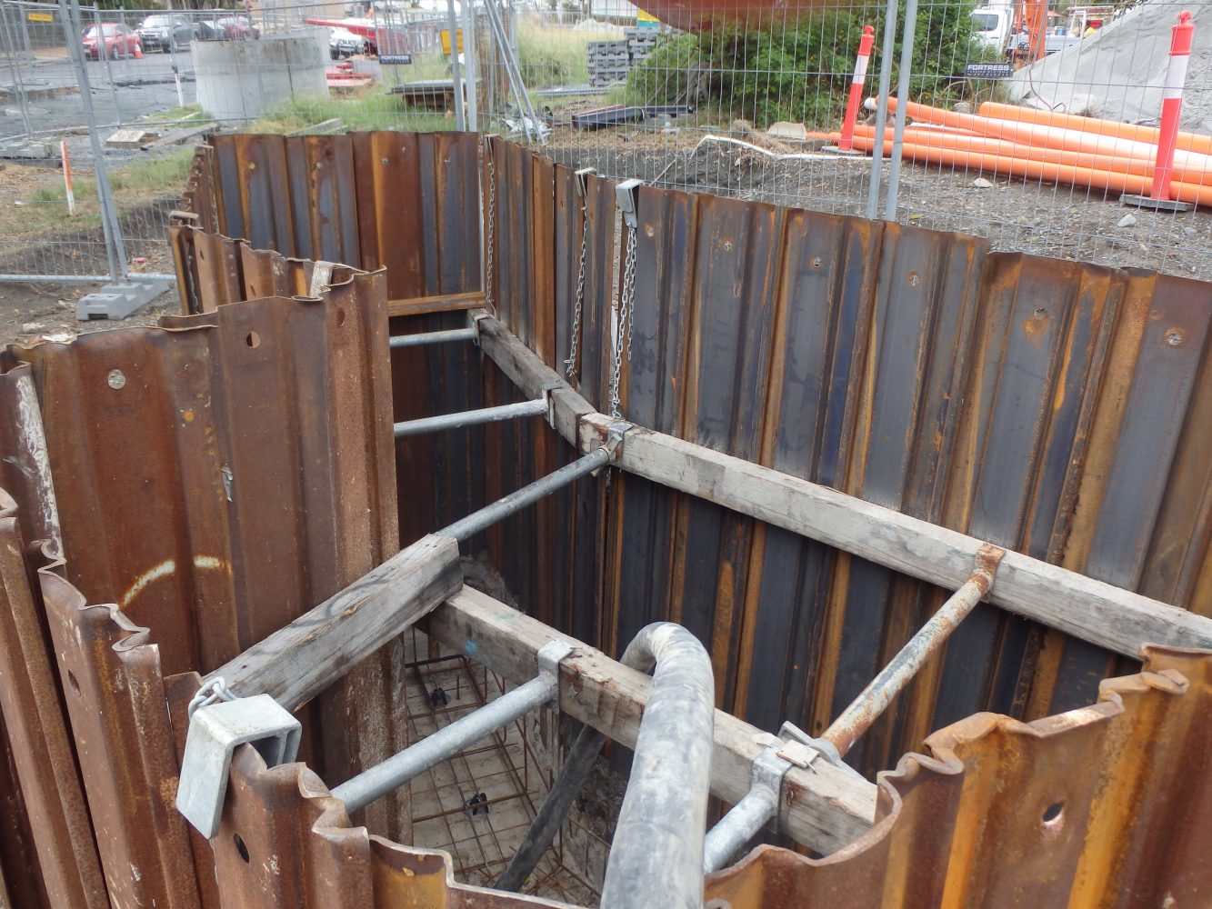 A Trench Sheeting System A Trench Sheeting System