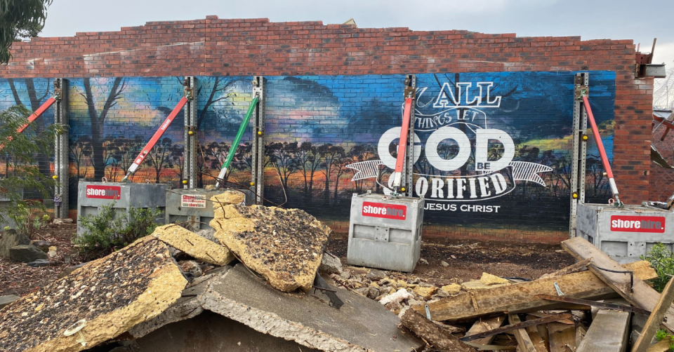 Protecting a Retaining Wall Mural - Feature Image